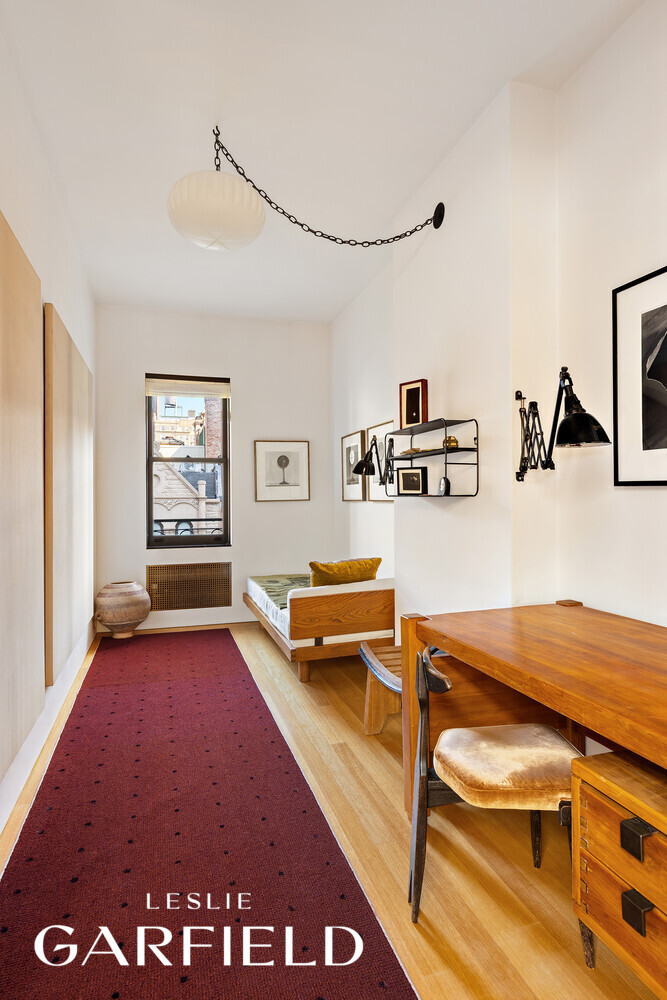 22 E 94TH Street