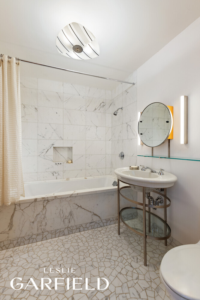 22 E 94TH Street