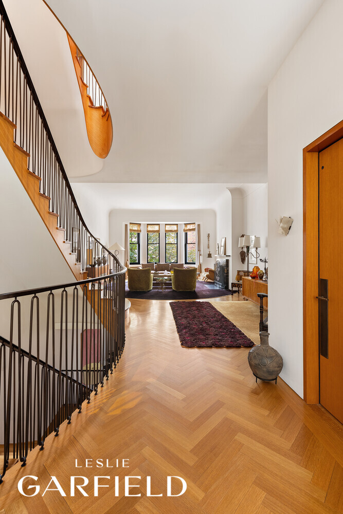 22 E 94TH Street