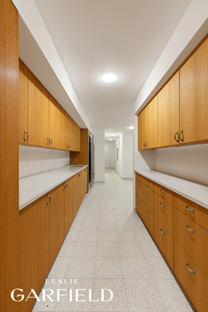 22 E 94TH Street