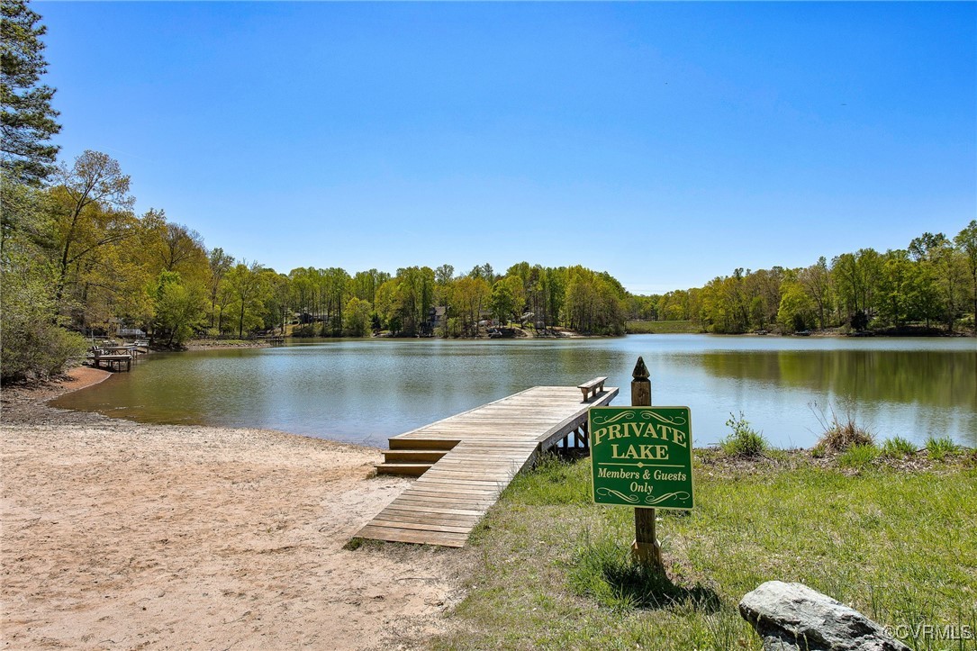 2103 Lakeview Dr