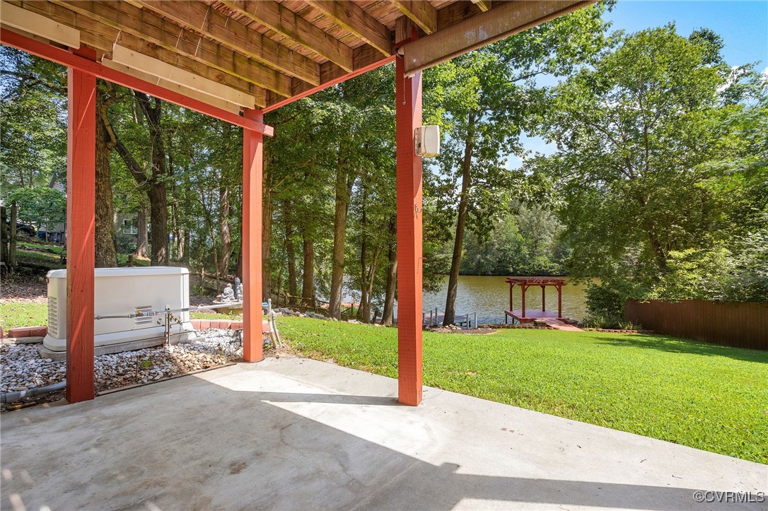 2103 Lakeview Dr