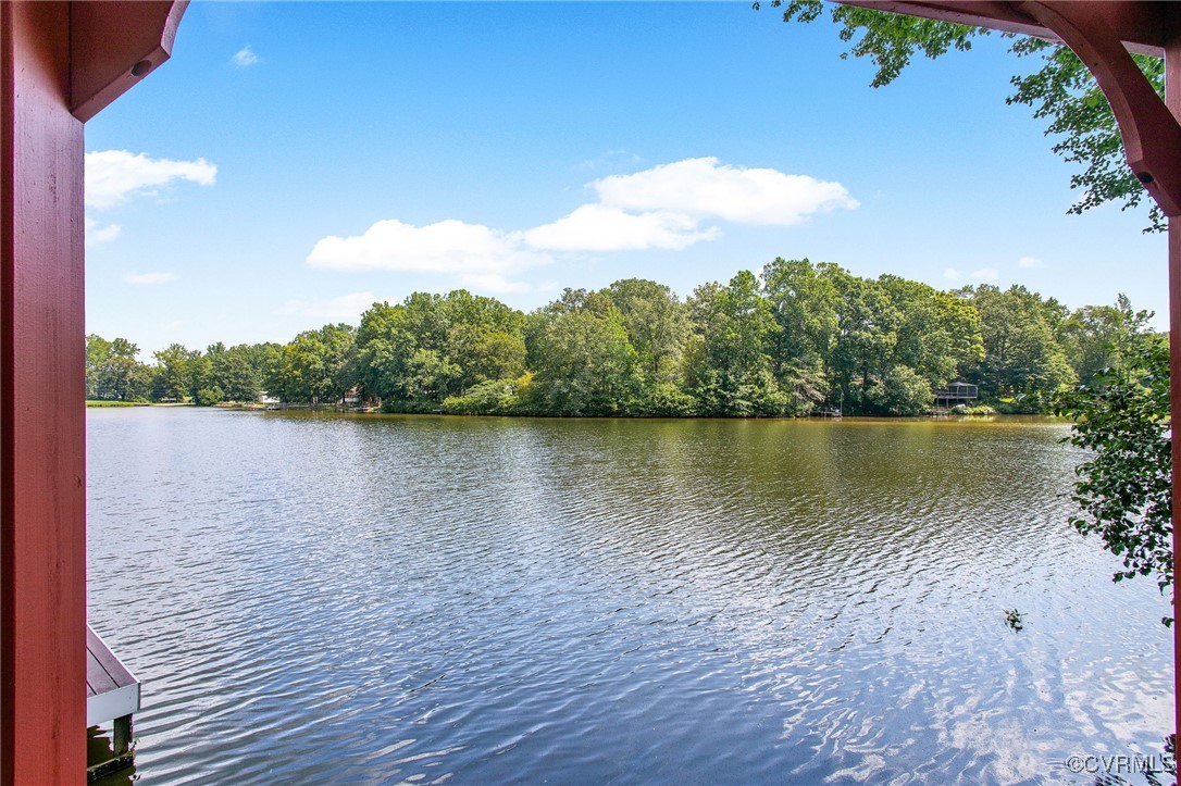 2103 Lakeview Dr