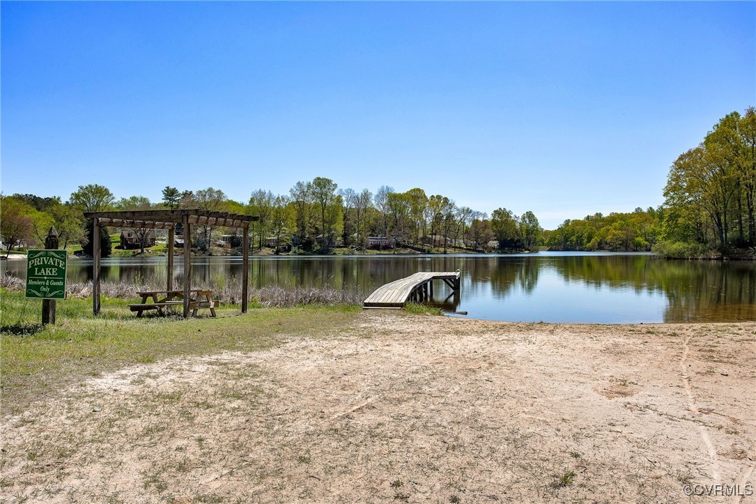 2103 Lakeview Dr