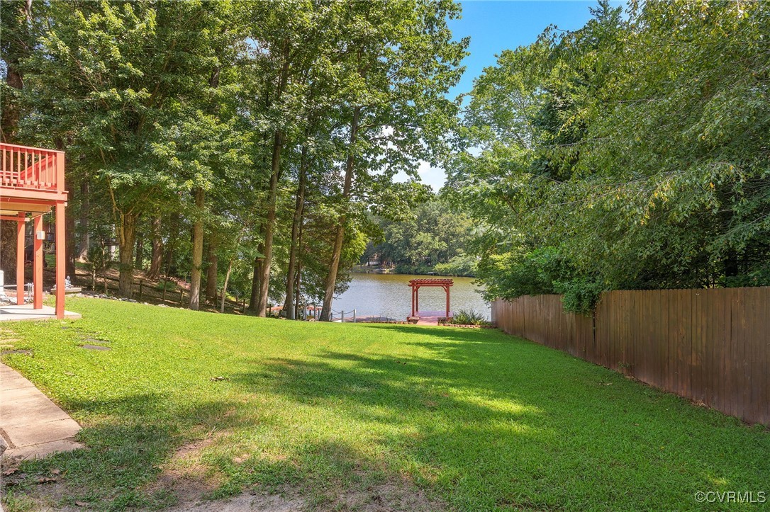 2103 Lakeview Dr