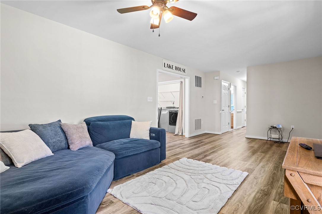 2103 Lakeview Dr