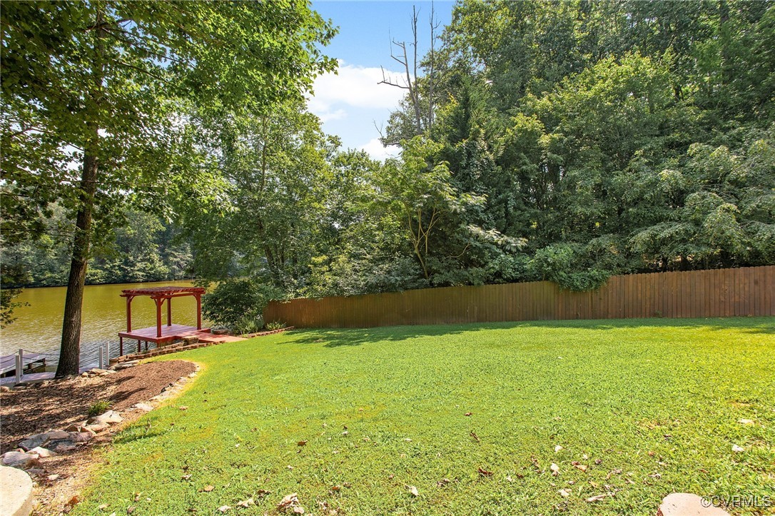 2103 Lakeview Dr