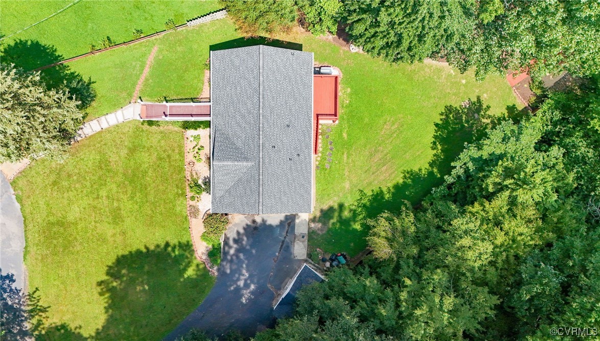 2103 Lakeview Dr