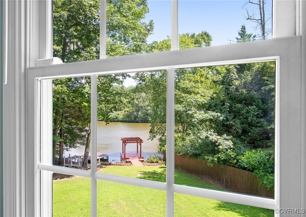 2103 Lakeview Dr