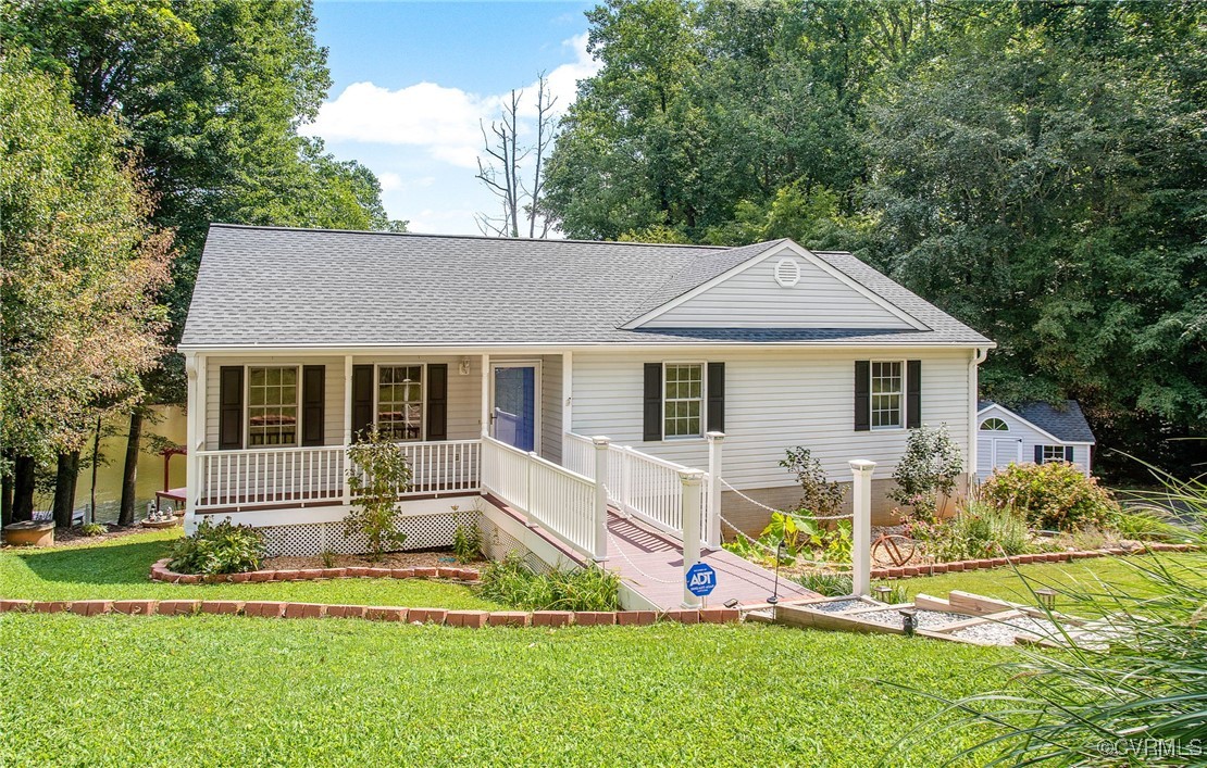 2103 Lakeview Dr