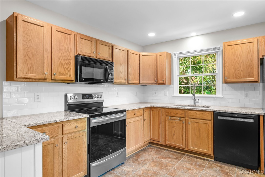 2103 Lakeview Dr