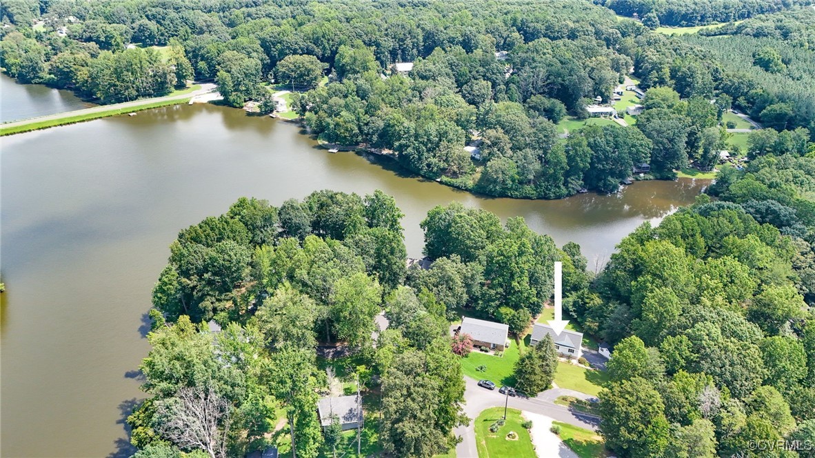 2103 Lakeview Dr