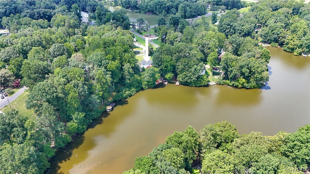 2103 Lakeview Dr