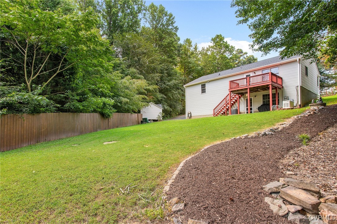2103 Lakeview Dr