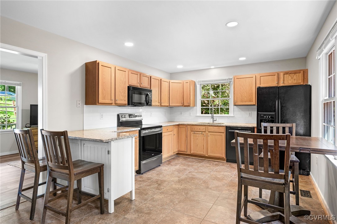 2103 Lakeview Dr