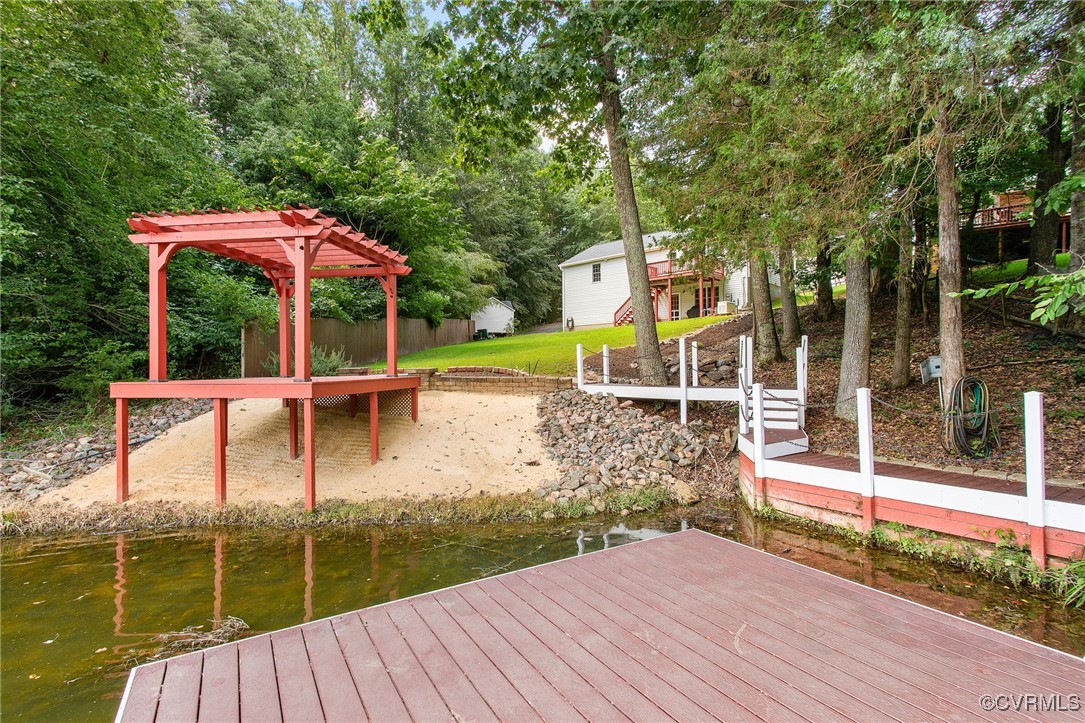 2103 Lakeview Dr