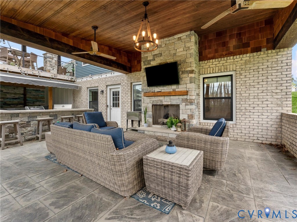 7118 Maple Summit Ln