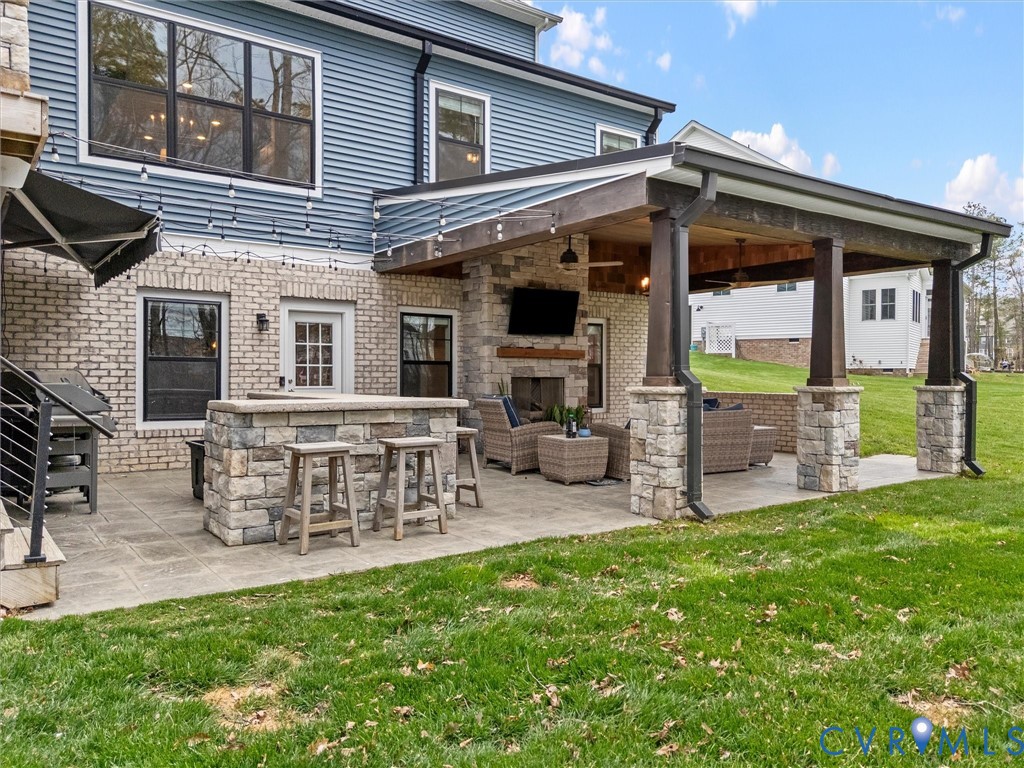 7118 Maple Summit Ln
