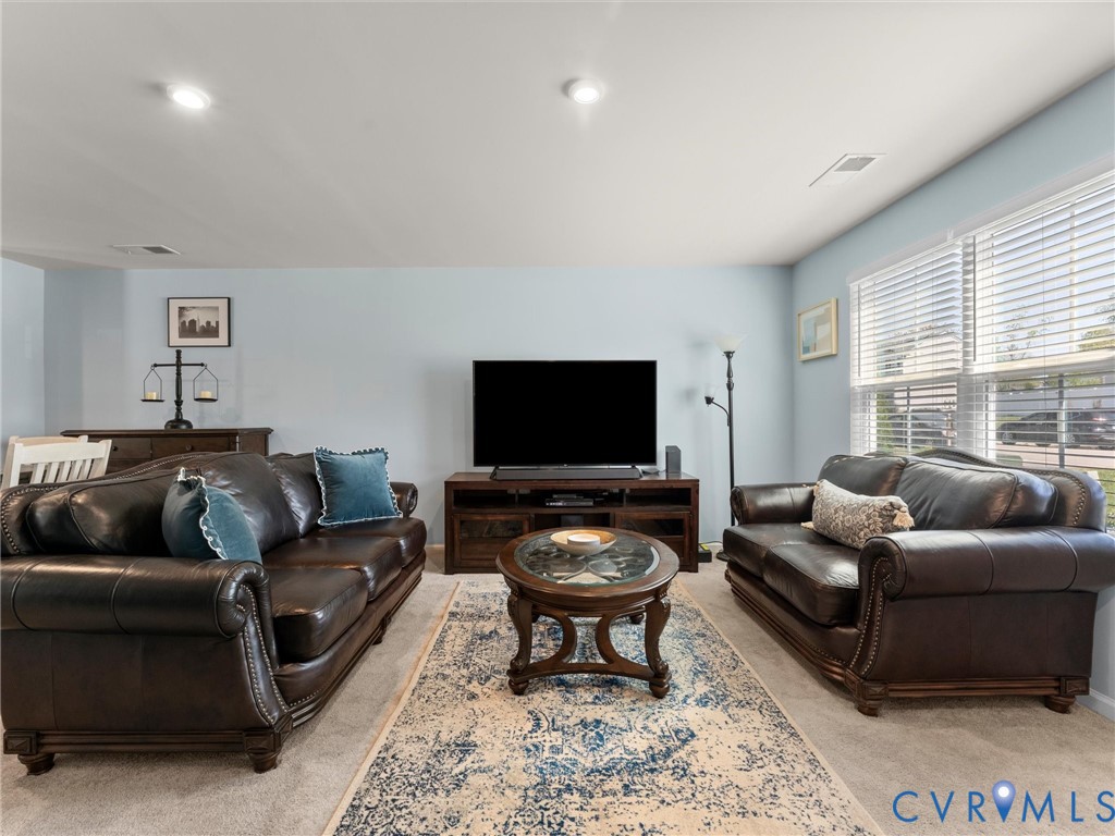 7600 Lawnbrook Dr