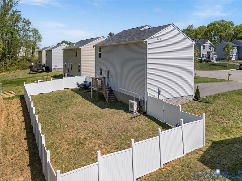 7600 Lawnbrook Dr