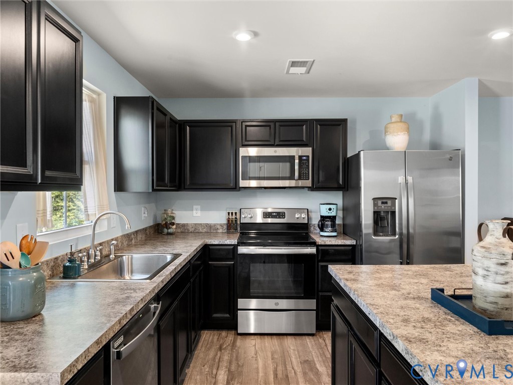 7600 Lawnbrook Dr