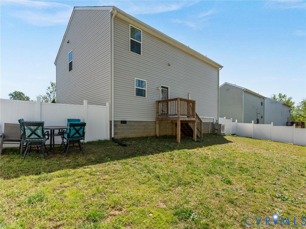7600 Lawnbrook Dr