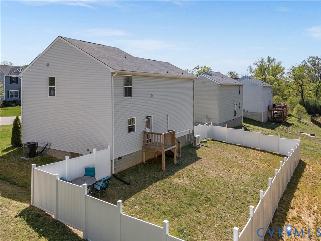 7600 Lawnbrook Dr