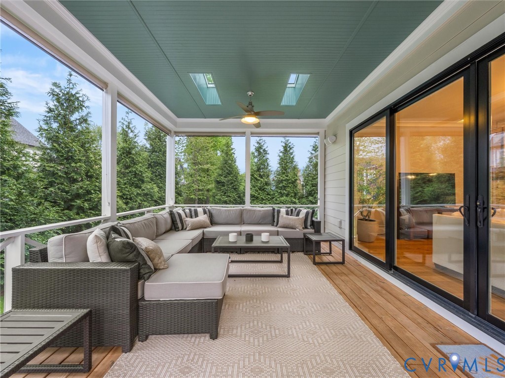 1719 Tulip Hill Dr