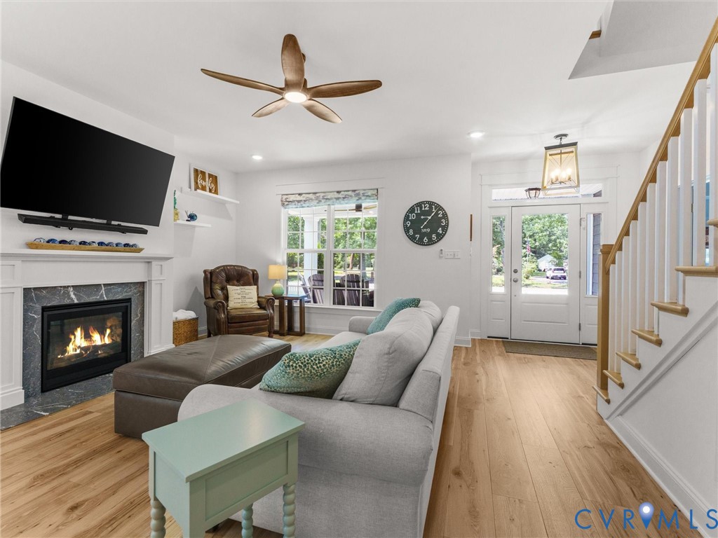 312 Randolph View Dr