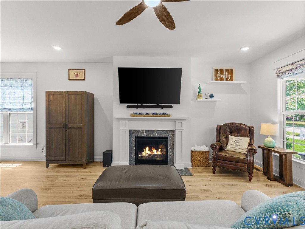 312 Randolph View Dr