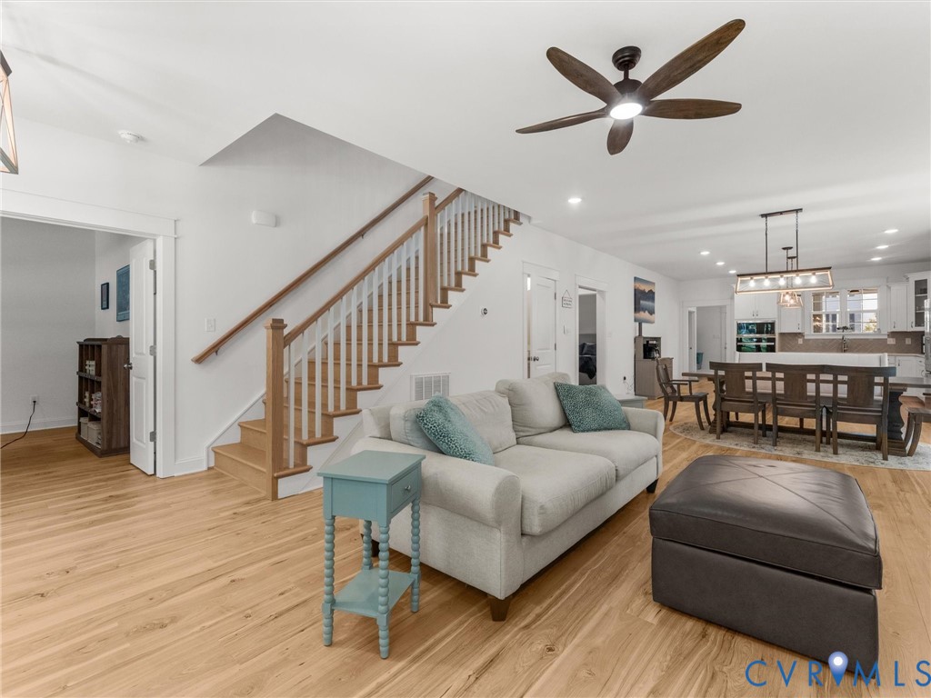 312 Randolph View Dr