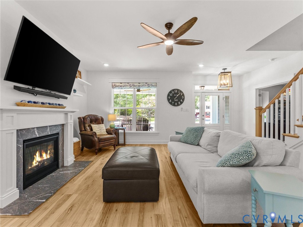 312 Randolph View Dr