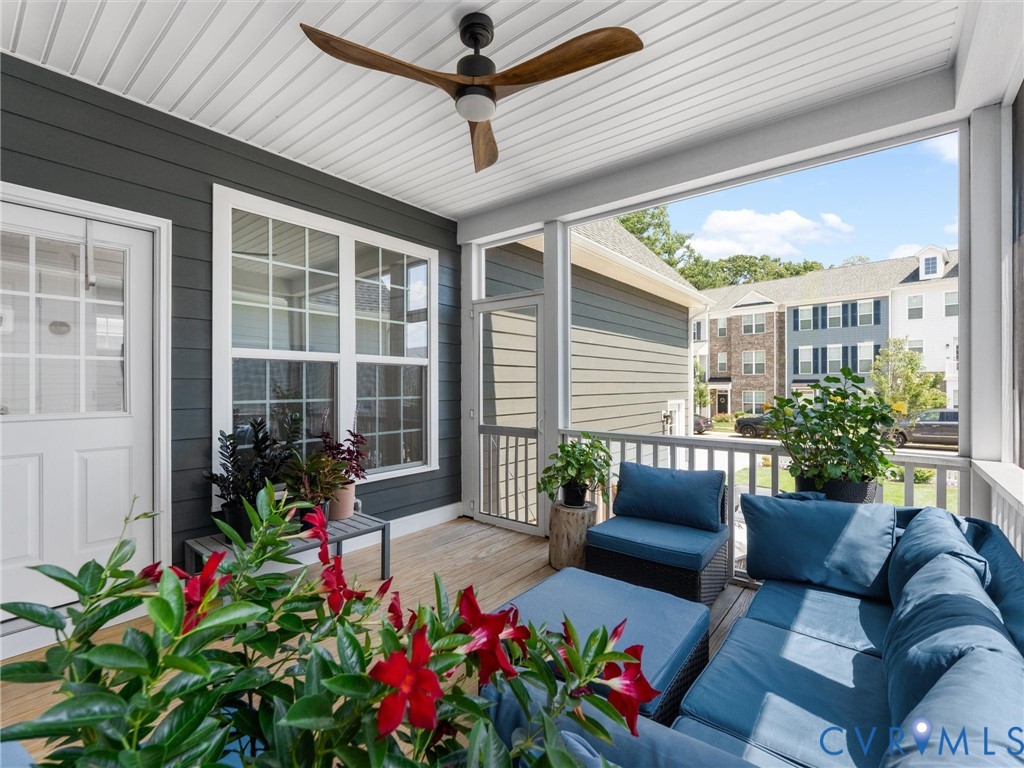 312 Randolph View Dr