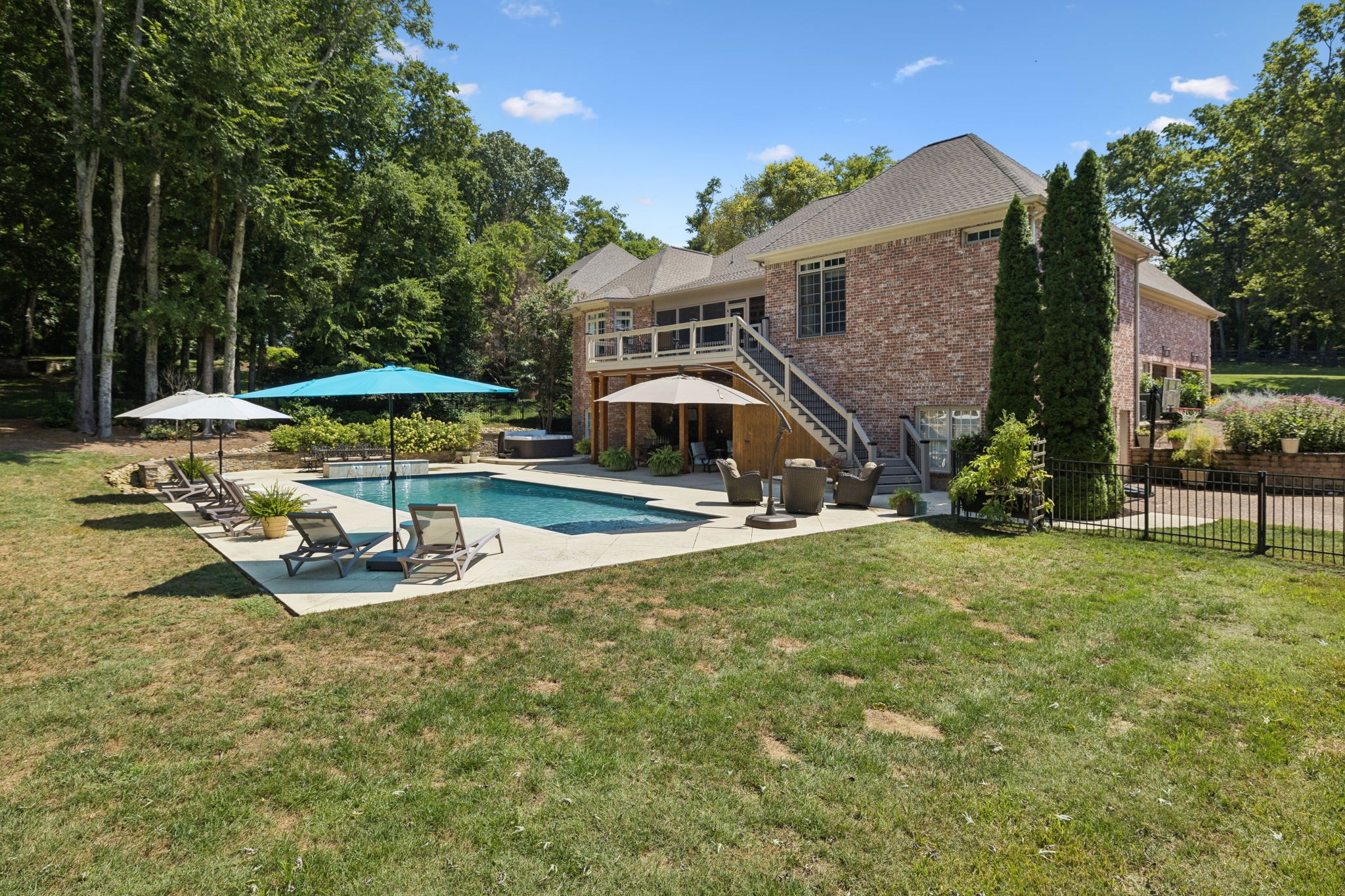 829 Highgrove Cir