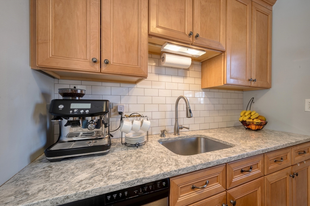 6 Adam St # 8
