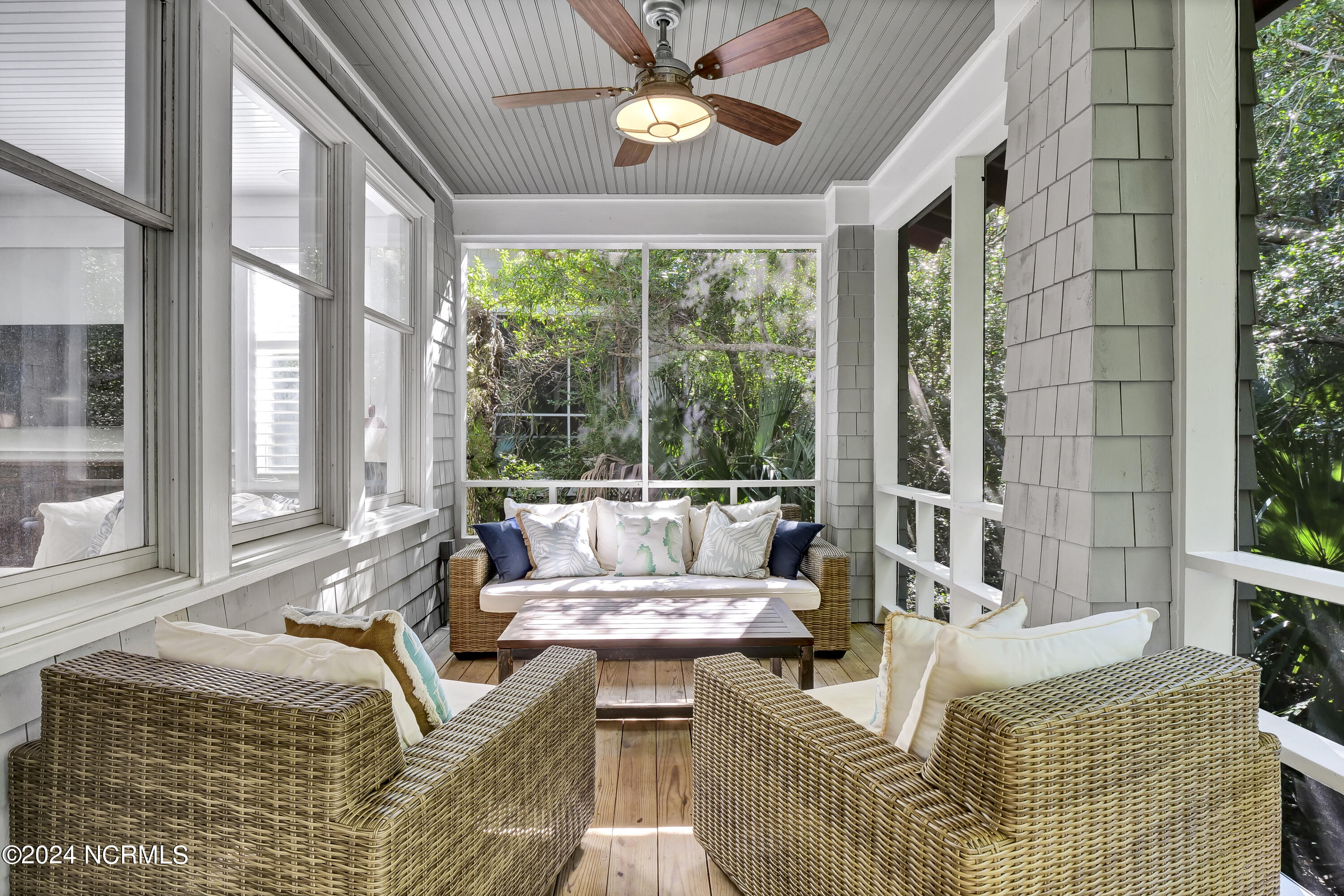 15 Surfboat Court