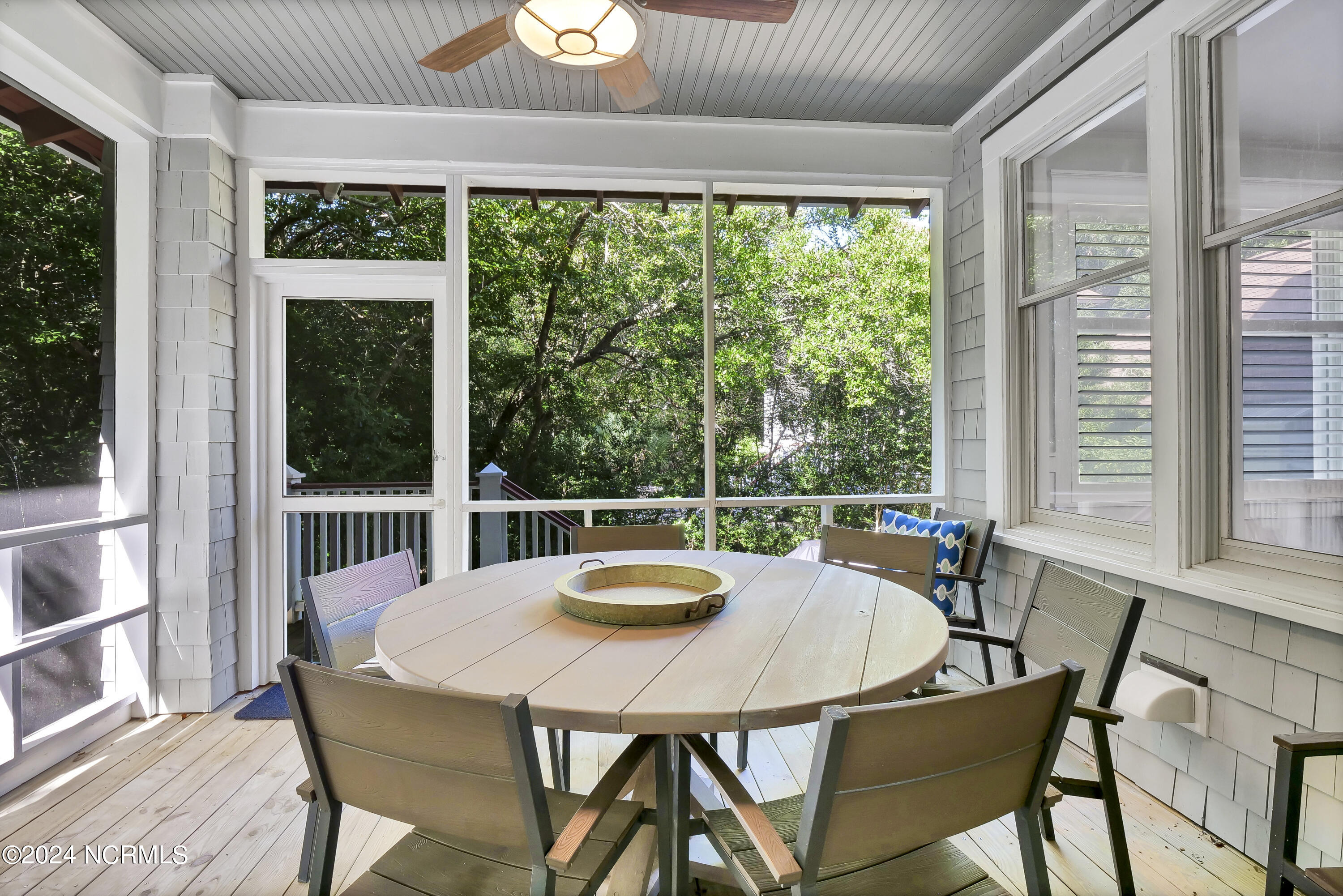 15 Surfboat Court