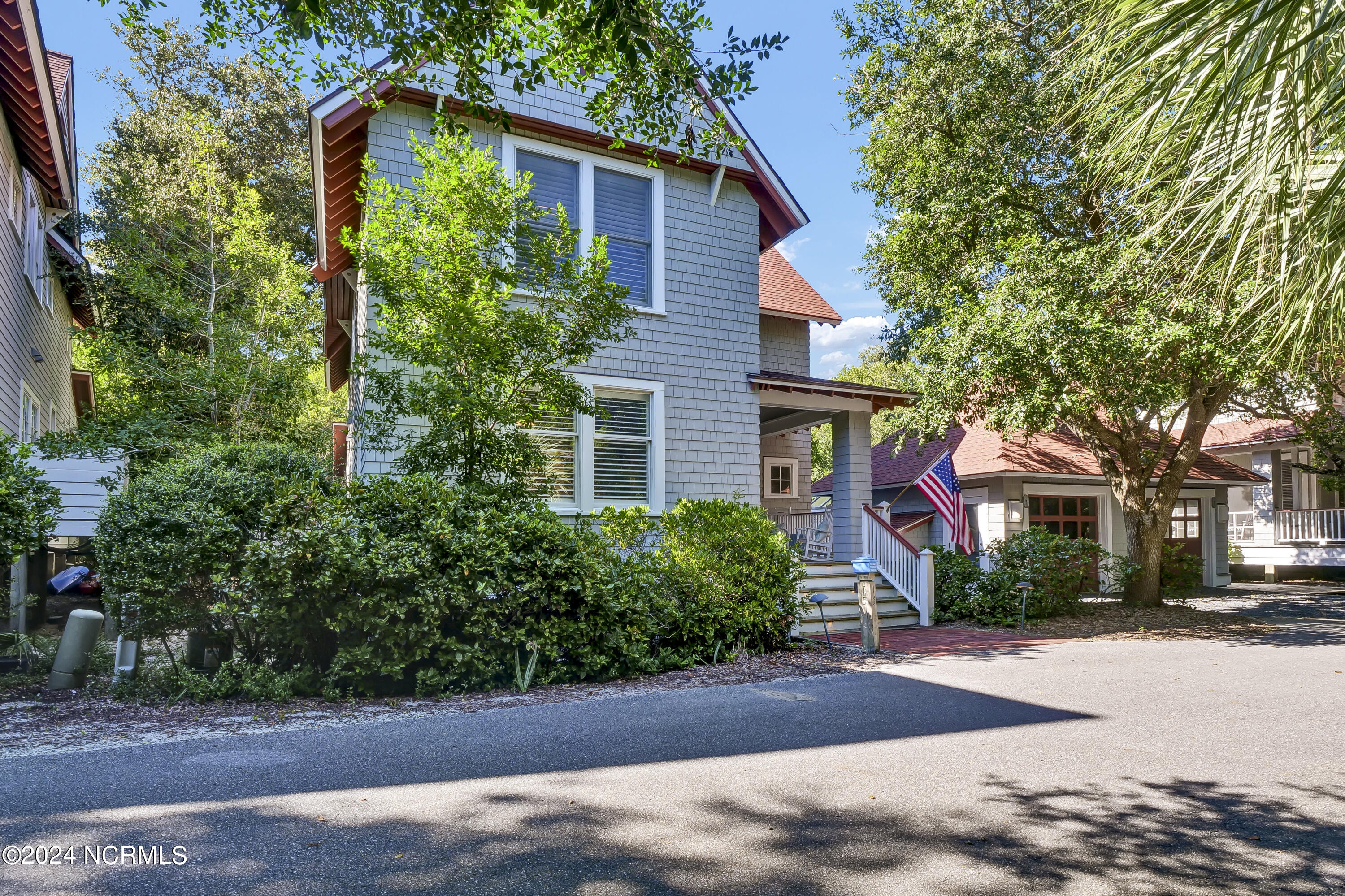 15 Surfboat Court