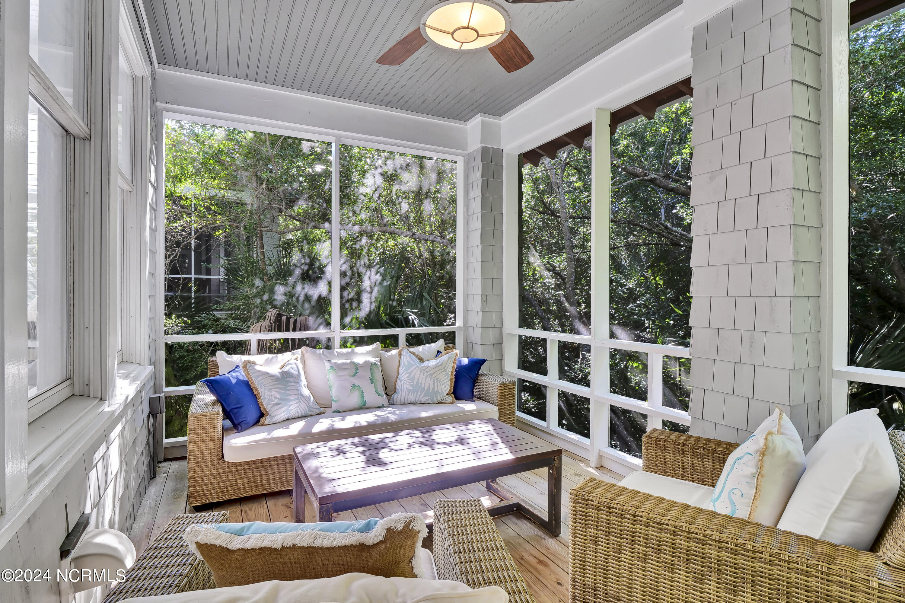 15 Surfboat Court