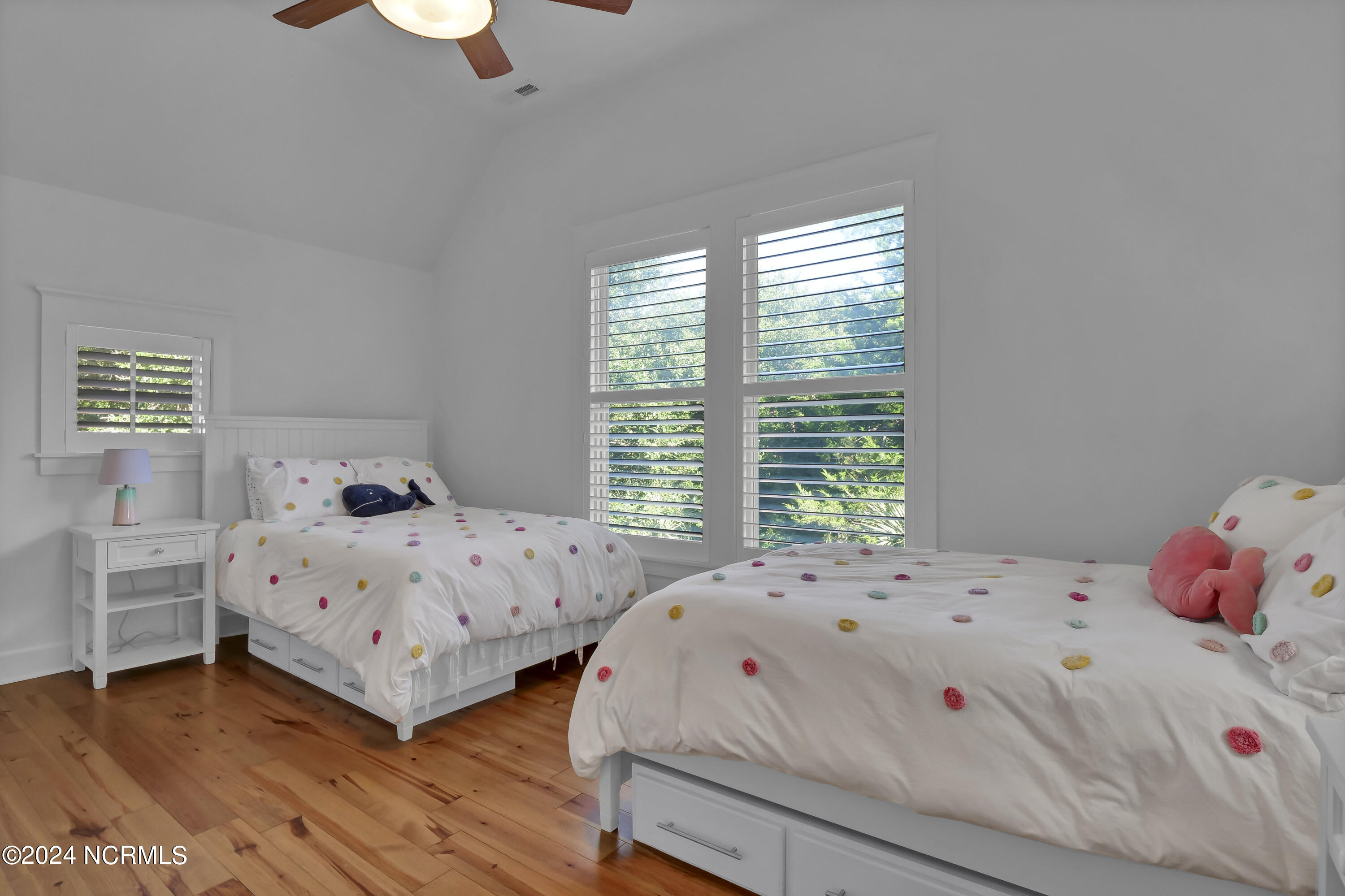 15 Surfboat Court