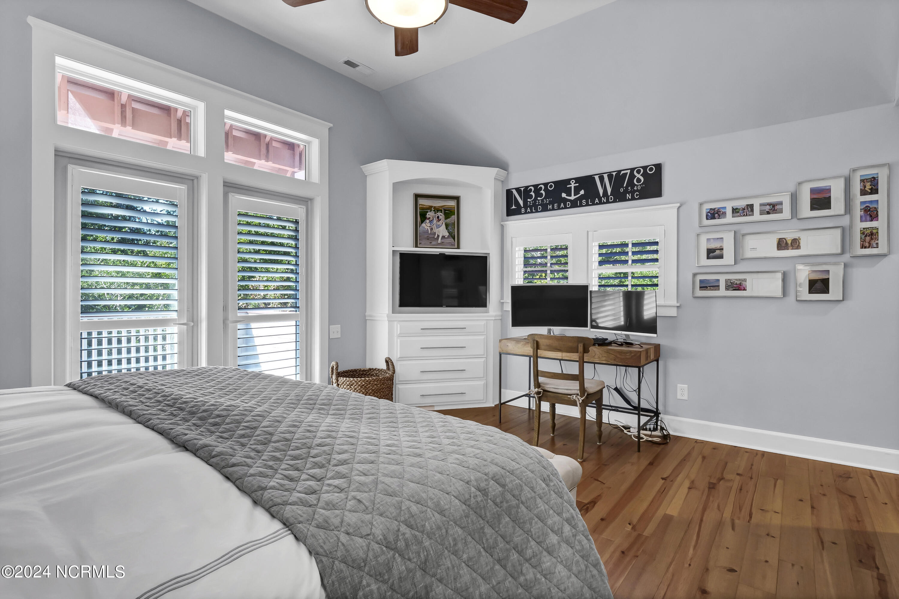 15 Surfboat Court