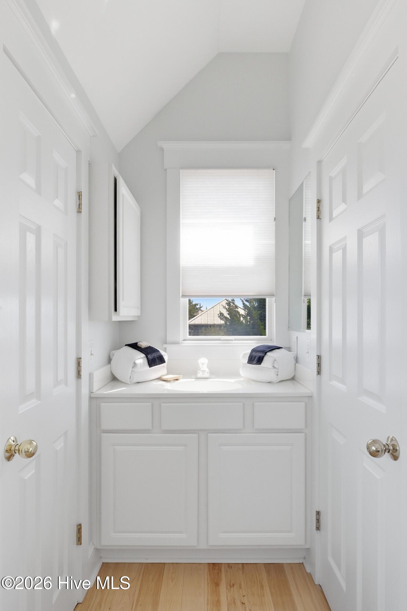 41 Transom Row