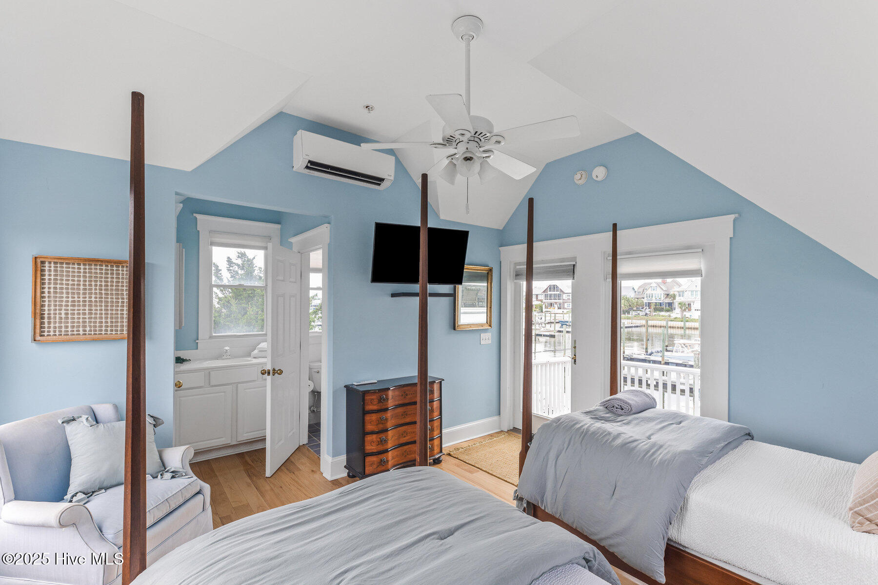 41 Transom Row