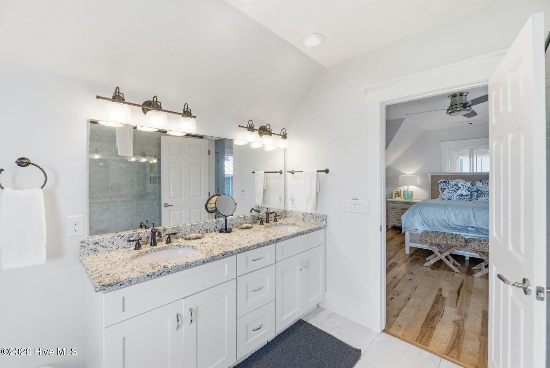 41 Transom Row