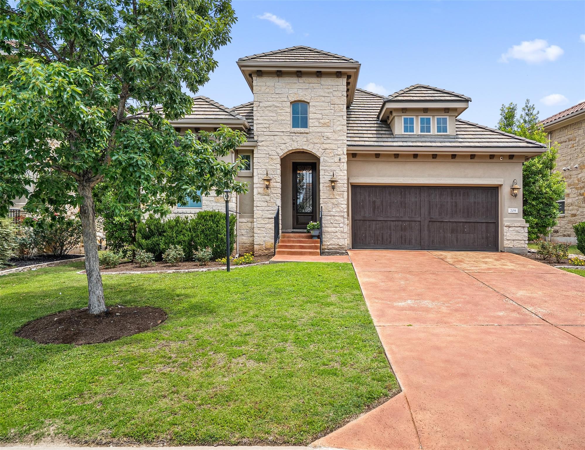209 Maxwell WAY