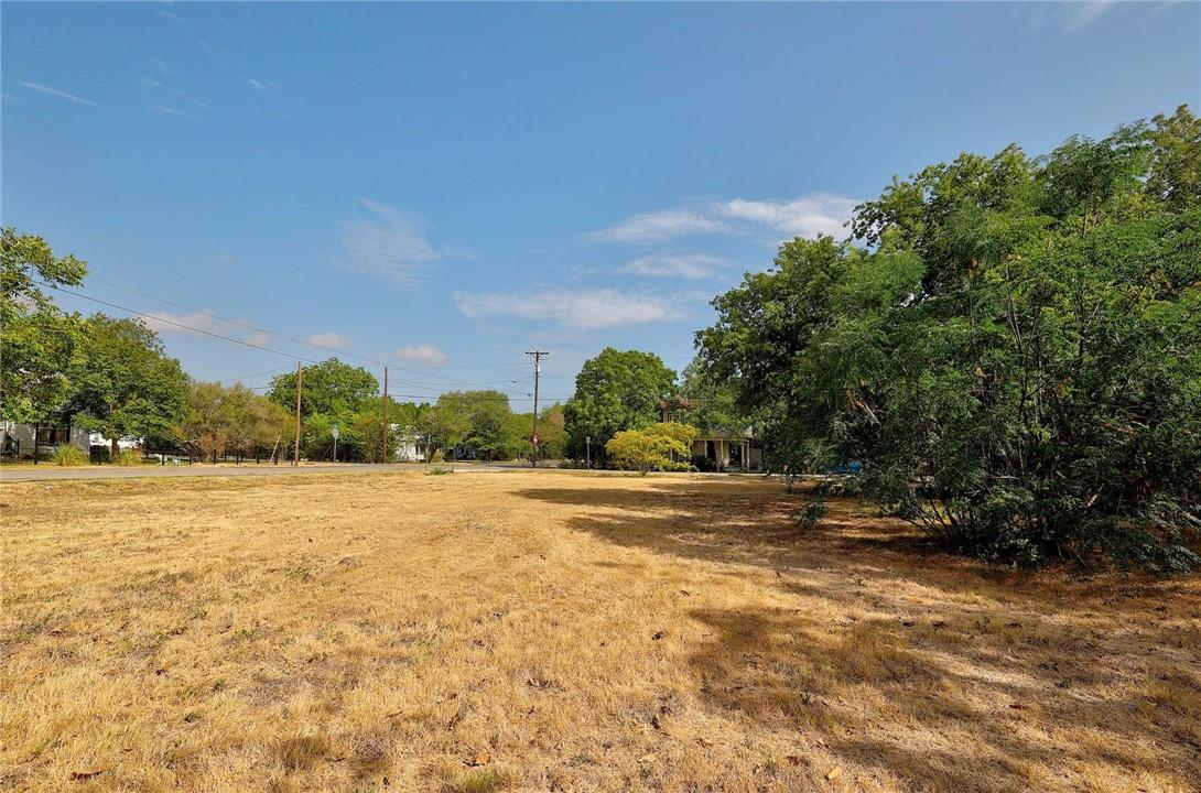 113 W Live Oak ST