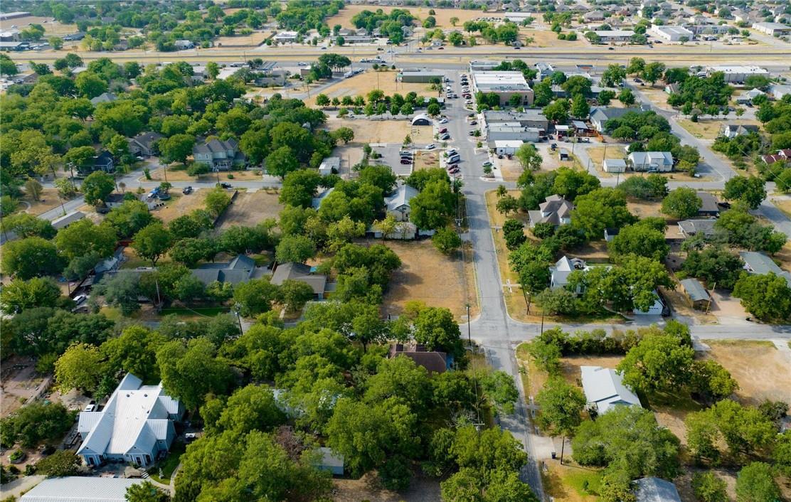 113 W Live Oak ST