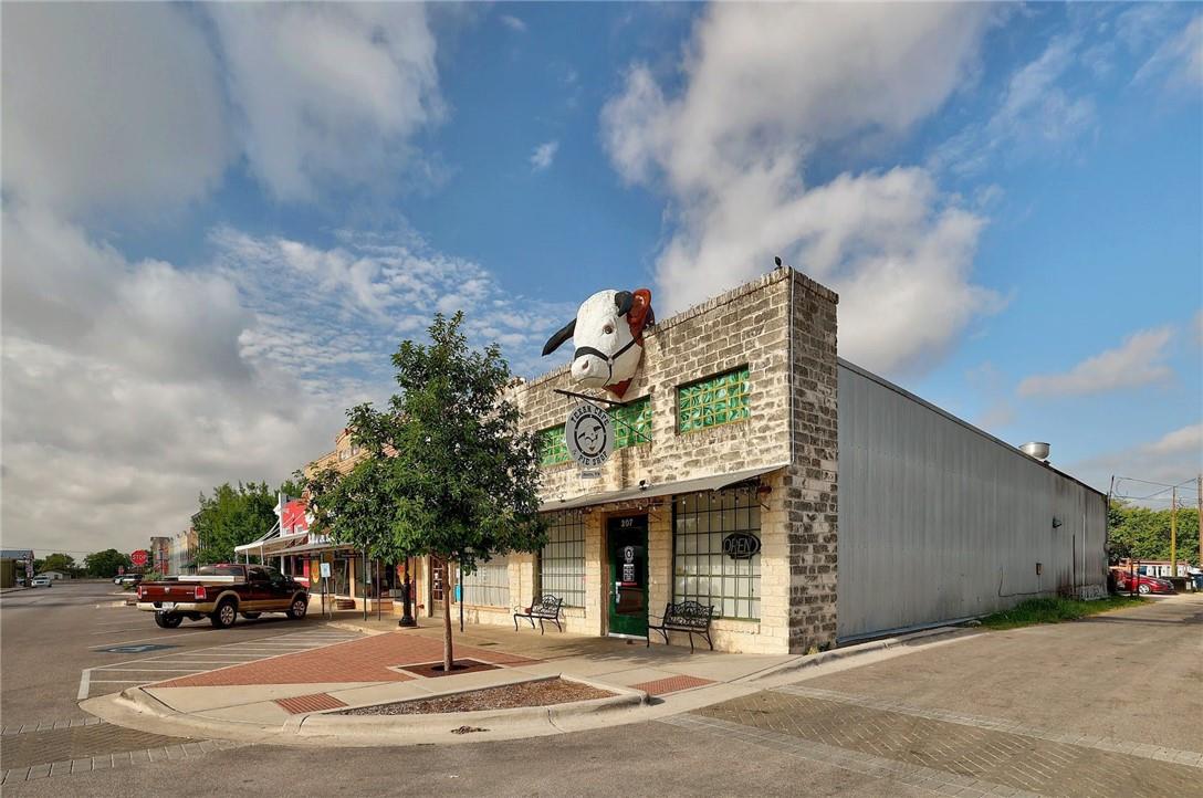 113 W Live Oak ST