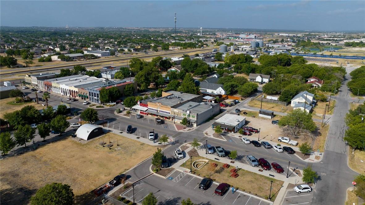 113 W Live Oak ST