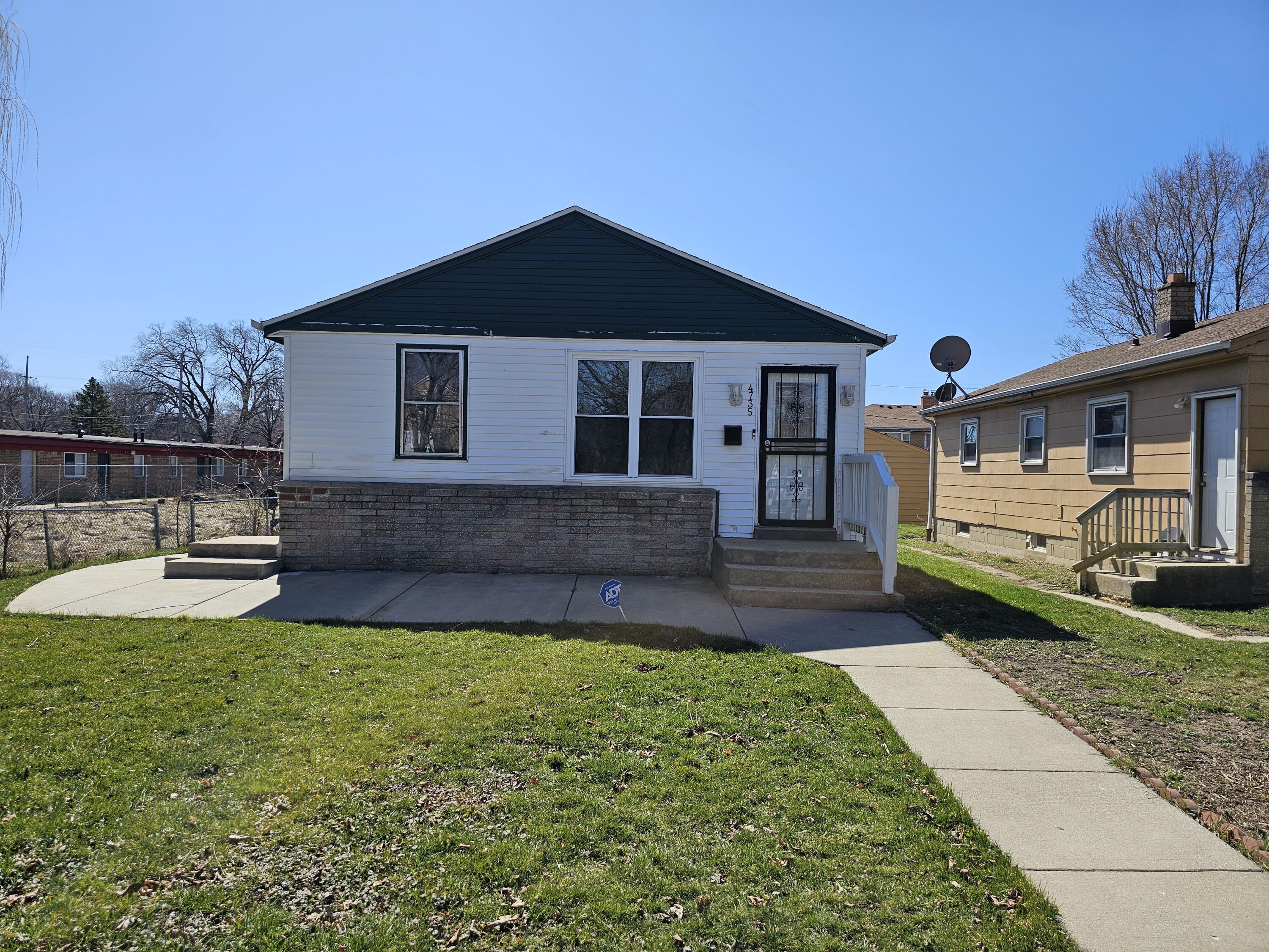4735 W Luscher Ave, Milwaukee